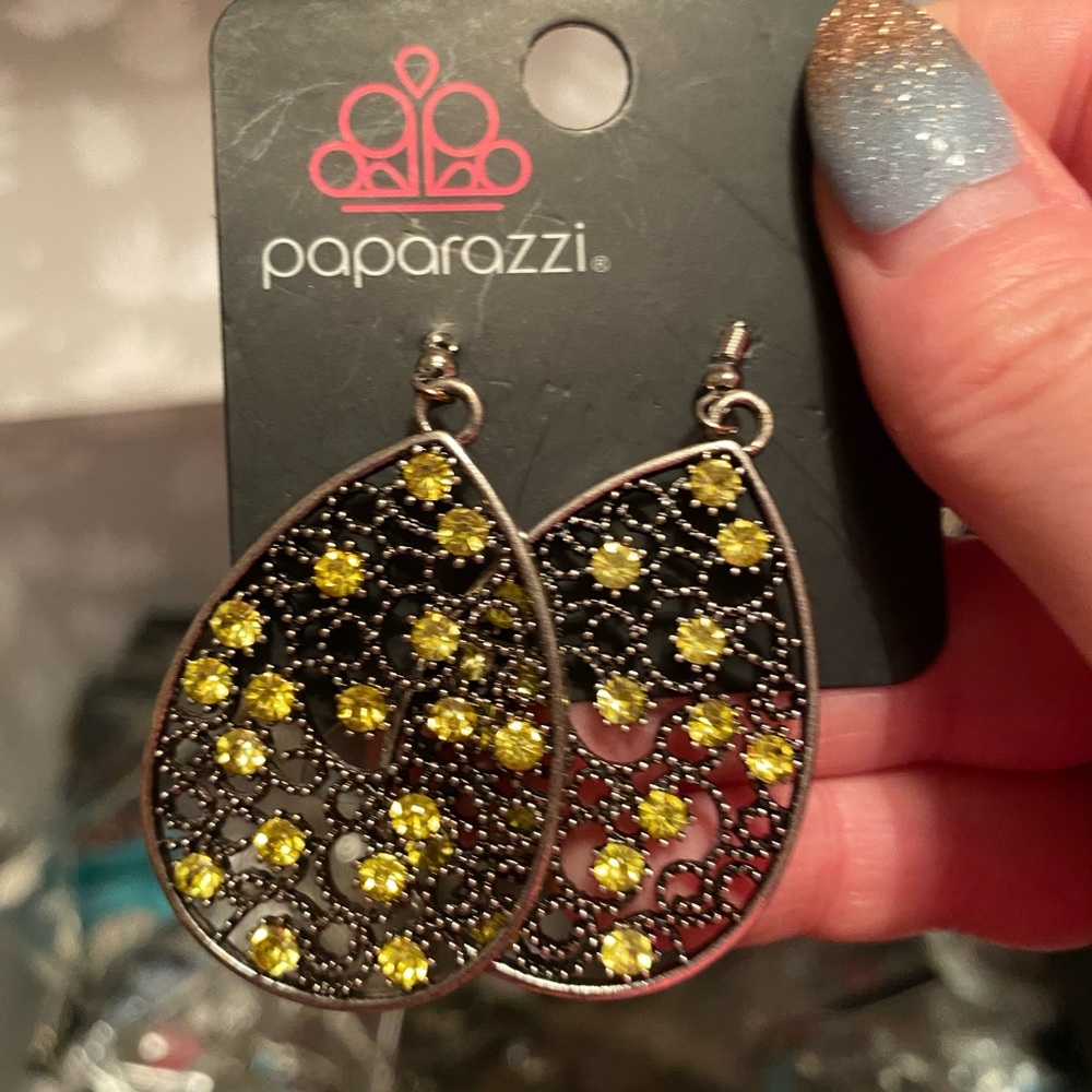 Paparazzi earrings